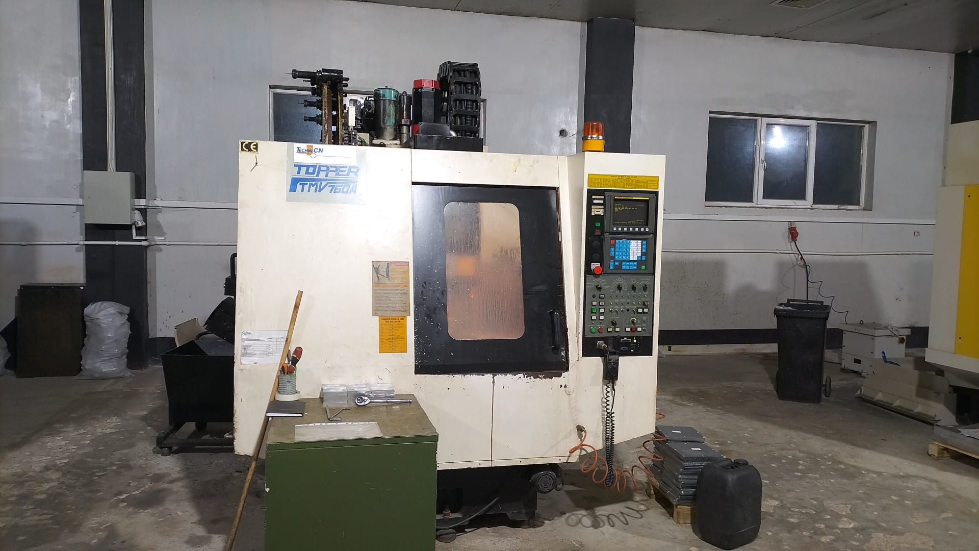 Centru de prelucrare vertical CNC TOPPER TMV760A, second-hand