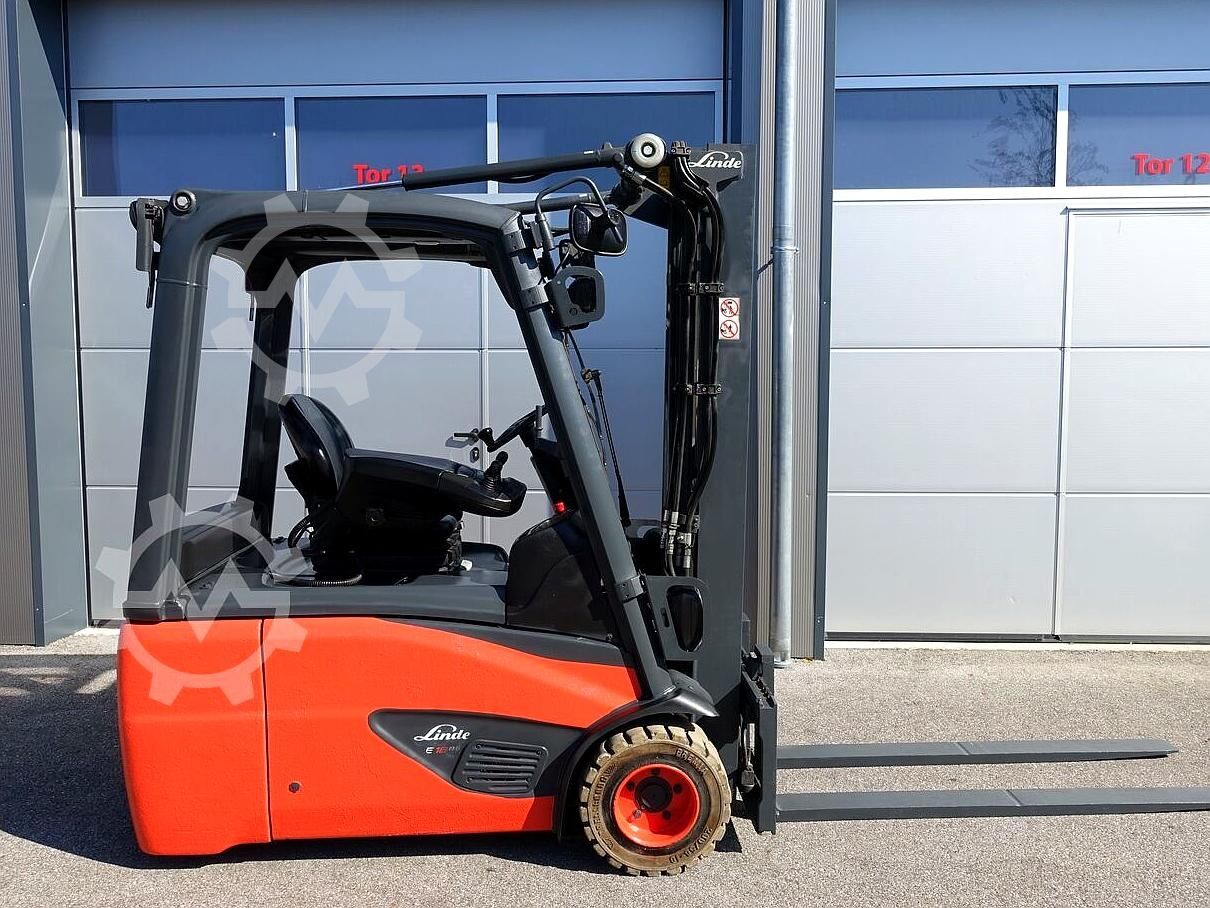 Motostivuitor electric Linde E 18 (2018) – 1.8 t / 3.15 m