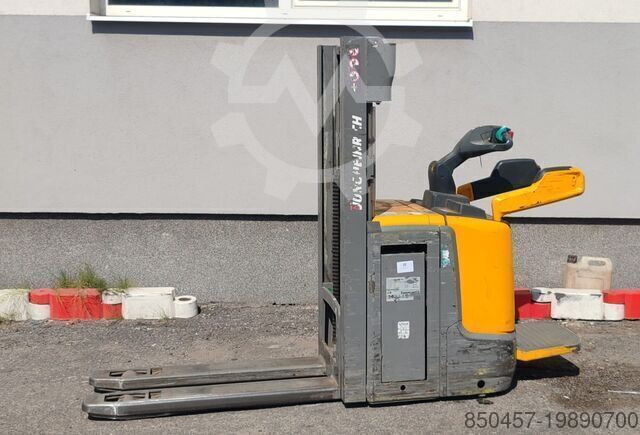 Transpaletă electrică cu catarg Jungheinrich ERC 212z (2020)